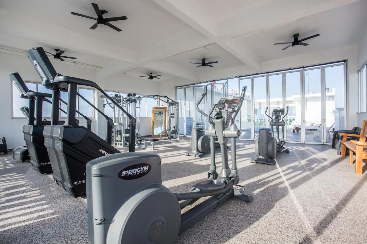 Capital O Cancun Ocean View, Cancún Kültér fotó The gym at the 10th floor